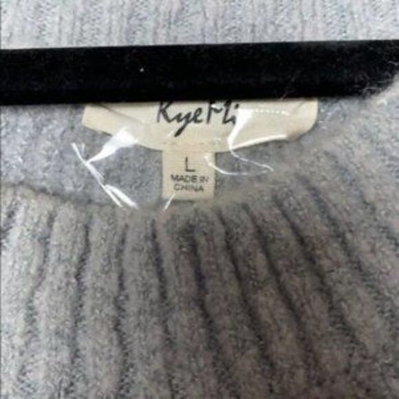 GREY Sweater With Side Bow Sz L - Picture 2 of 5